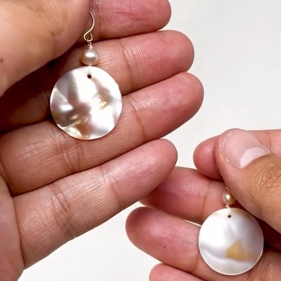 Jewelry - Solid 14k Mother of Pearl Earrings perfect for summer!  Sea